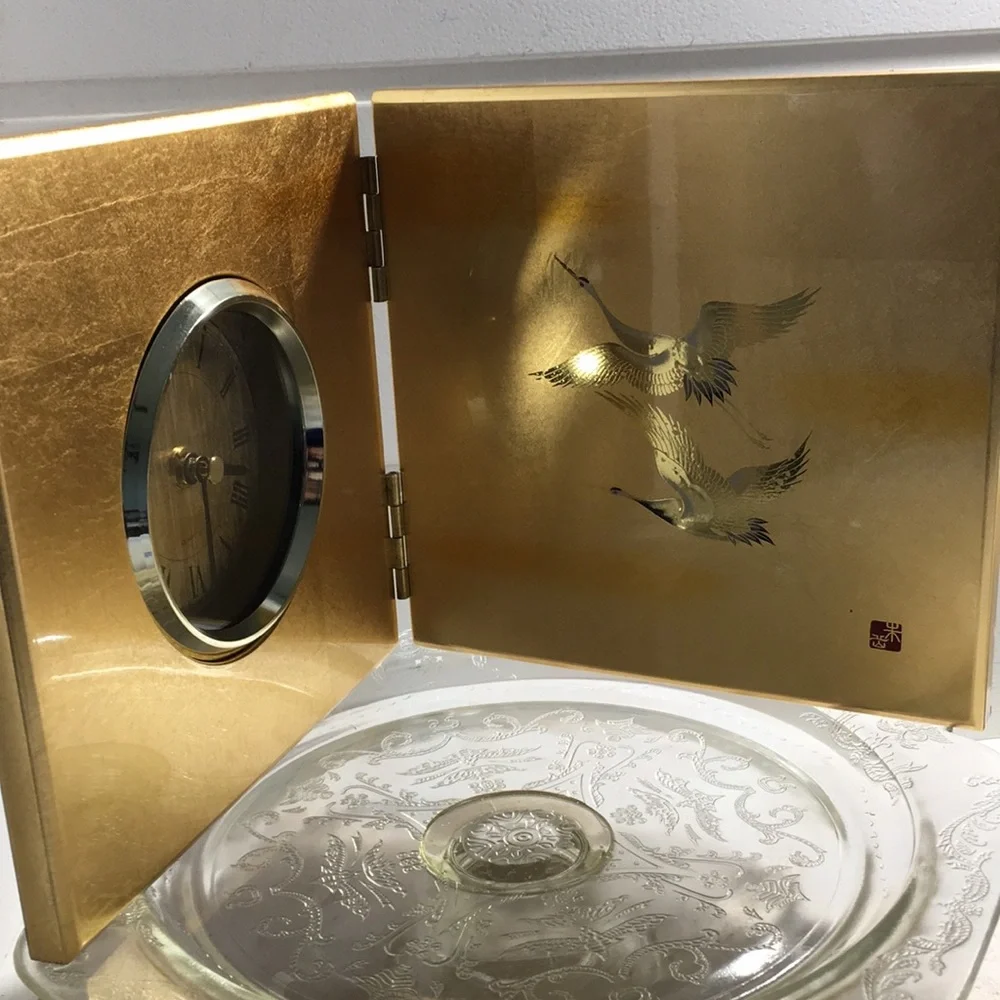 Vintage Japanese cranes folding quartz clock